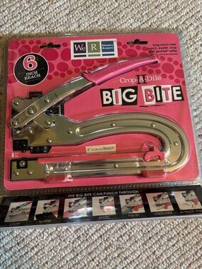 We R Memory Keepers Crop-A-Dile Big Bite 6" Reach Punch - Pink